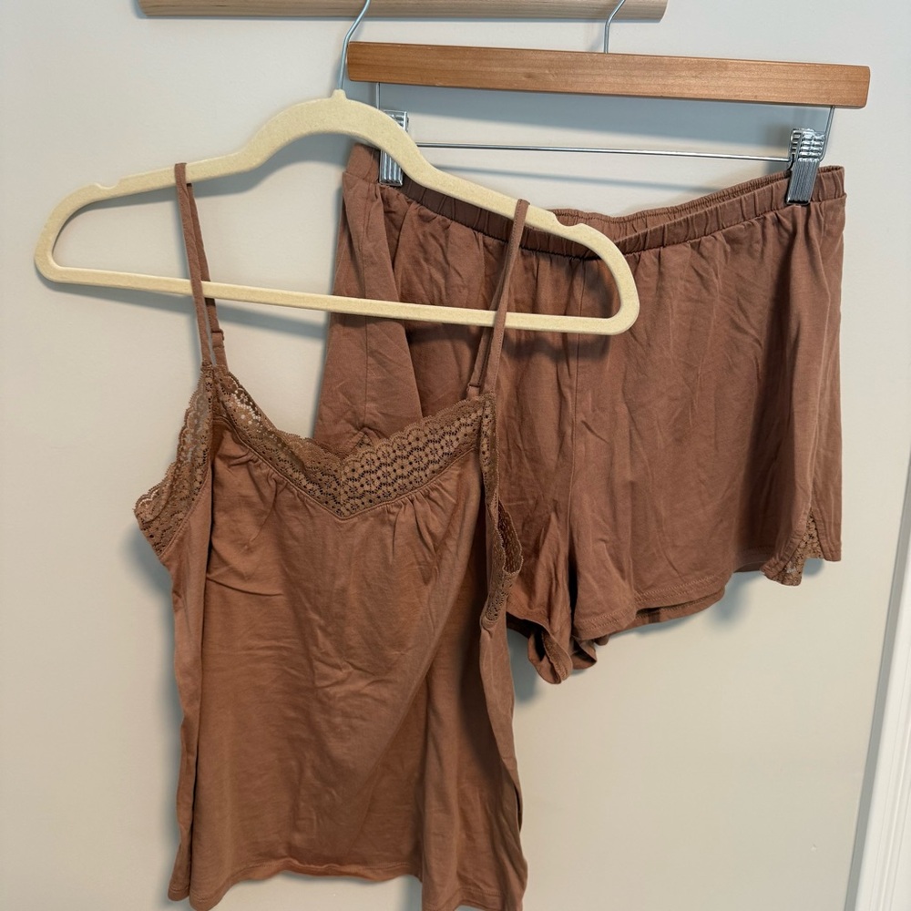 GapBody Tan Lace Trim Sleepwear Set